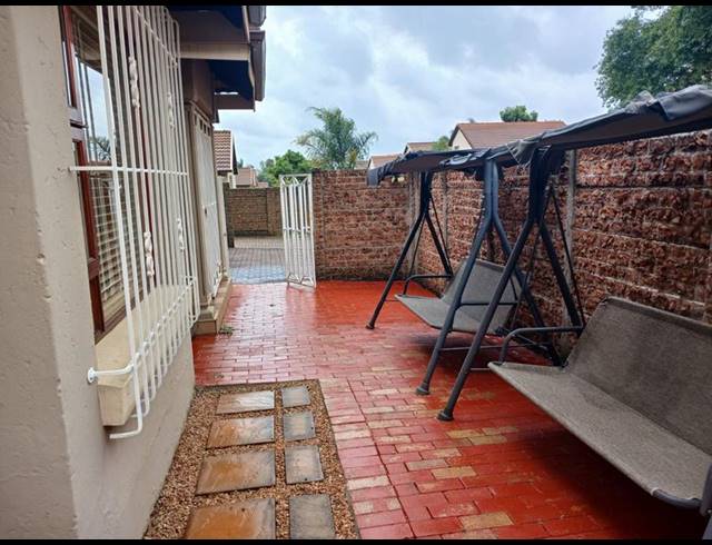 4 BEDROOM HOUSE FOR SALE IN POMONA
